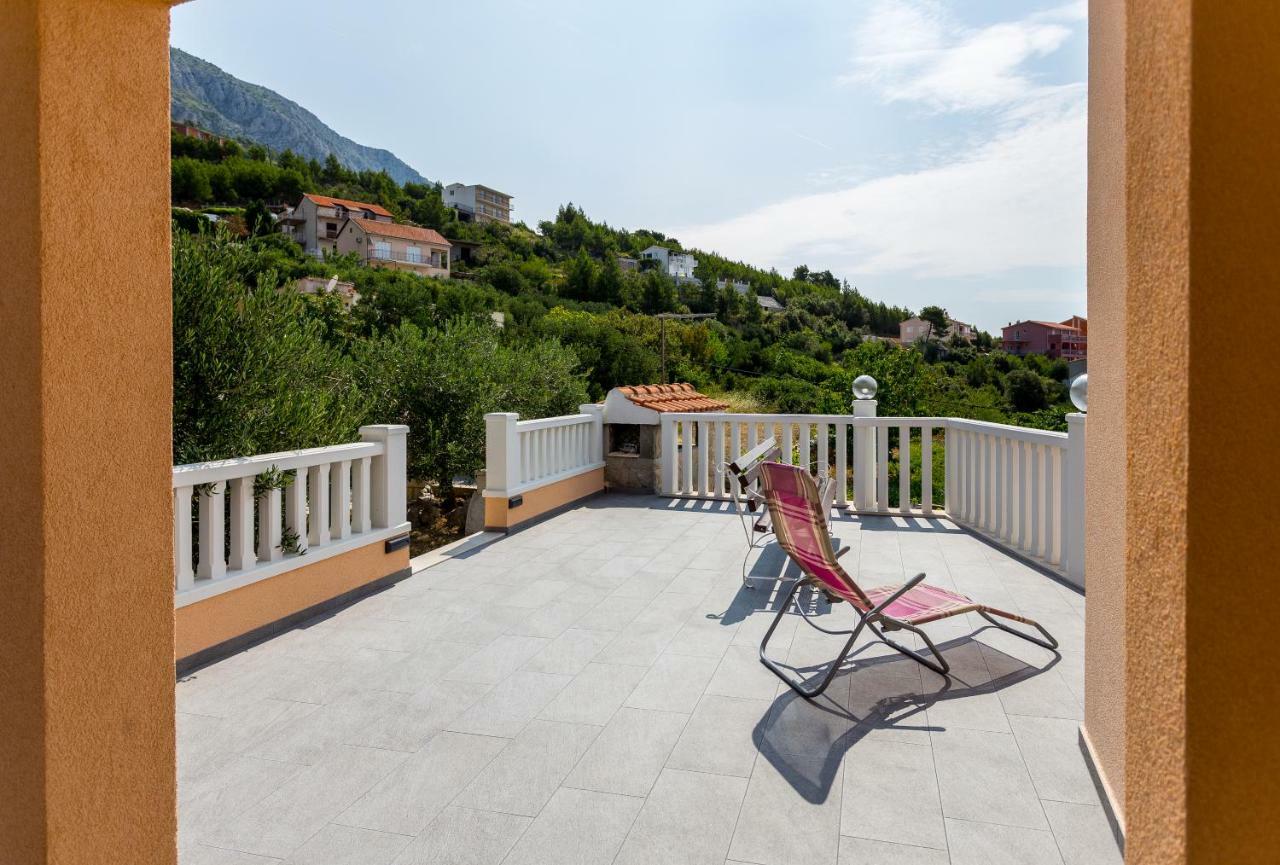 Apartments Iva Brstilo Omis Bagian luar foto