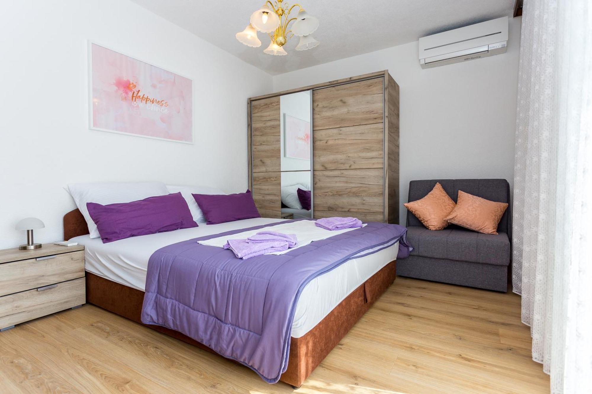 Apartments Iva Brstilo Omis Bagian luar foto
