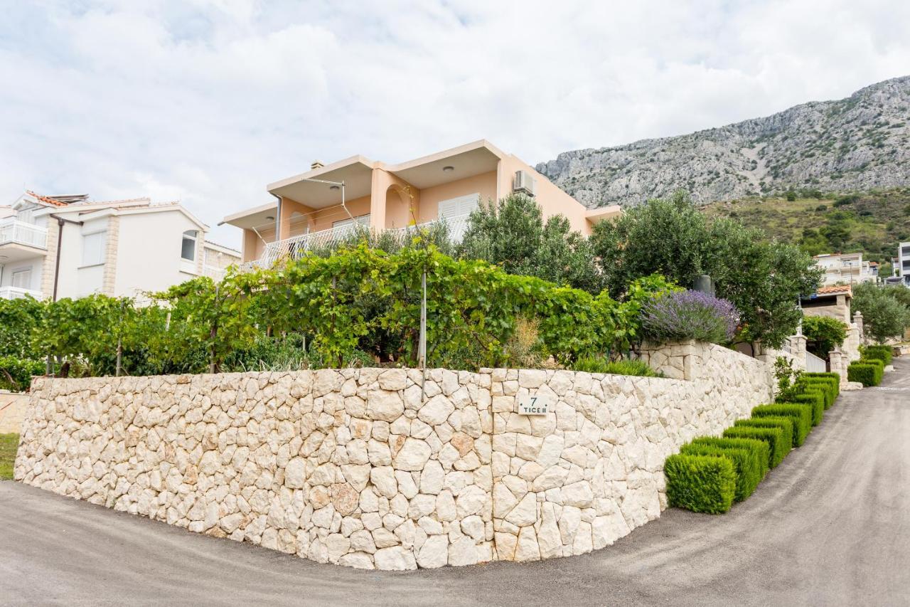 Apartments Iva Brstilo Omis Bagian luar foto
